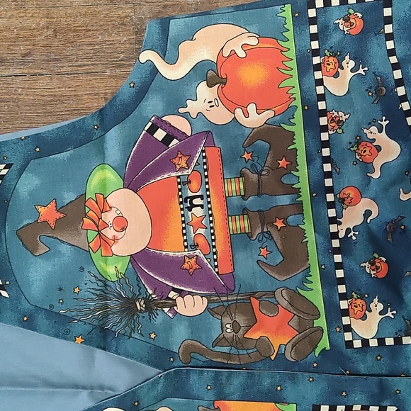 Festive Halloween Vest - Picture 4 of 5